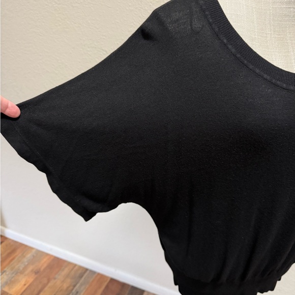 Black Women's Top by H&M - Size Medium - Picture 3 of 16